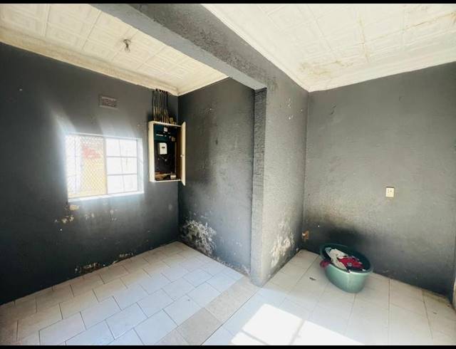 9 BEDROOM HOUSE FOR SALE IN ROSETTENVILLE